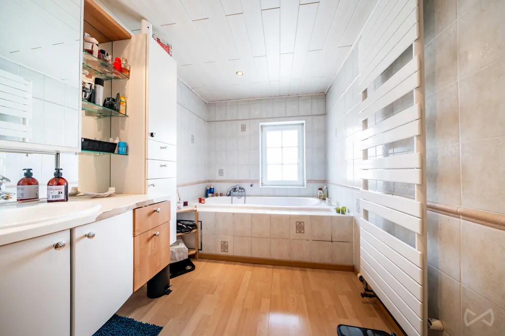 Vannitoad - Three-Storey House with Terrace in Bray