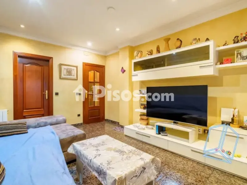 Elutuba - Ground Floor Flat with Balcony in Gavà