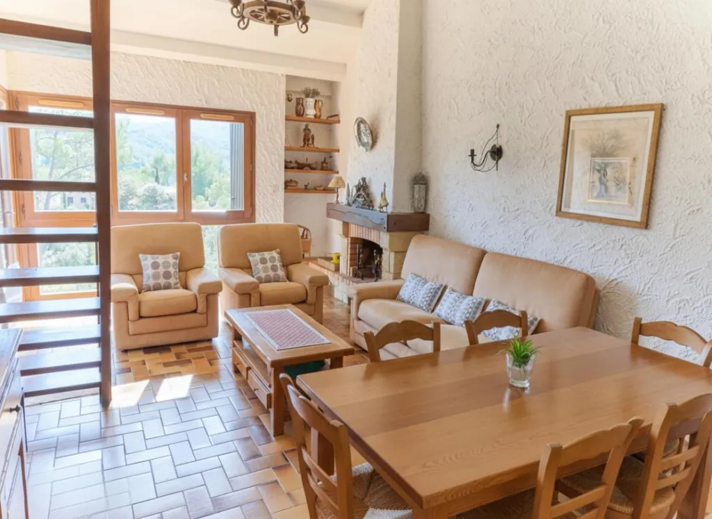Salle à manger - Villa pied dans l'eau avec port privé près du lac d'Esparron