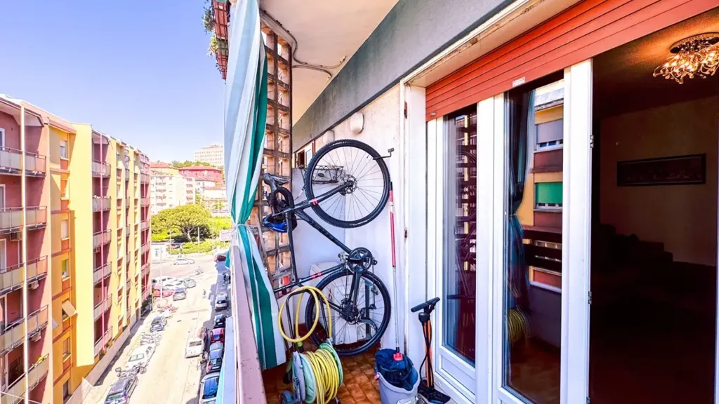 Rõdu - Modern Flat with Balcony in Trieste