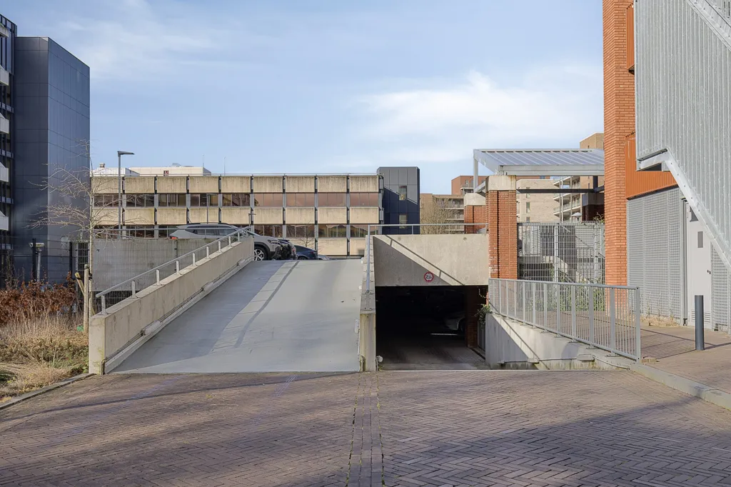 Garaaž - Waterfront Apartment in Utrecht