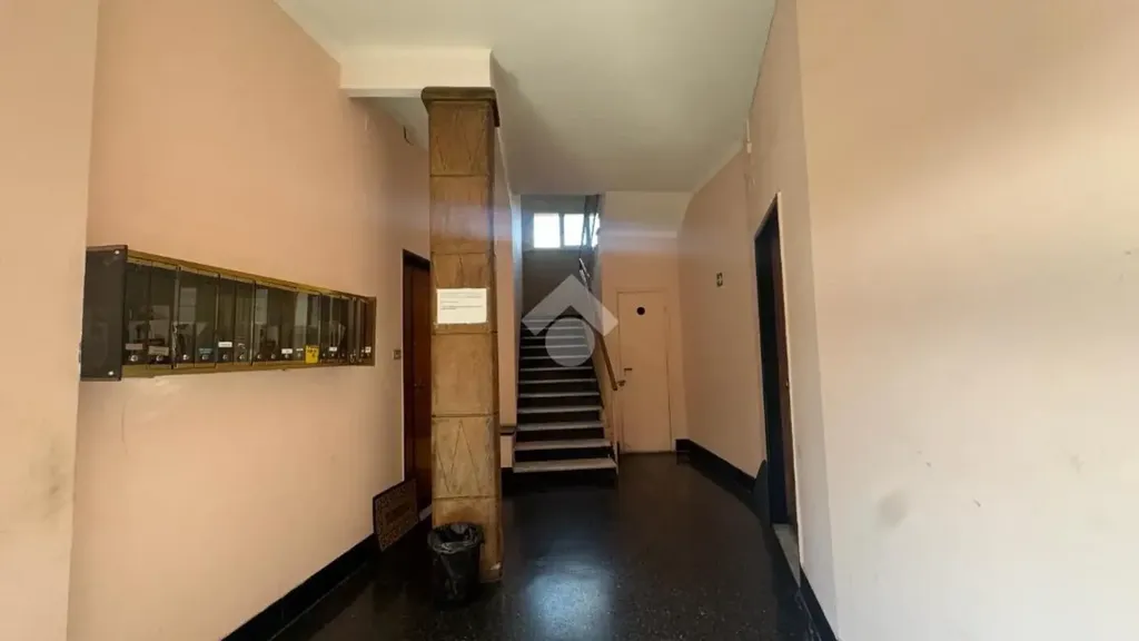 Entrée - Rear-Facing Flat with Balcony in Bolzaneto