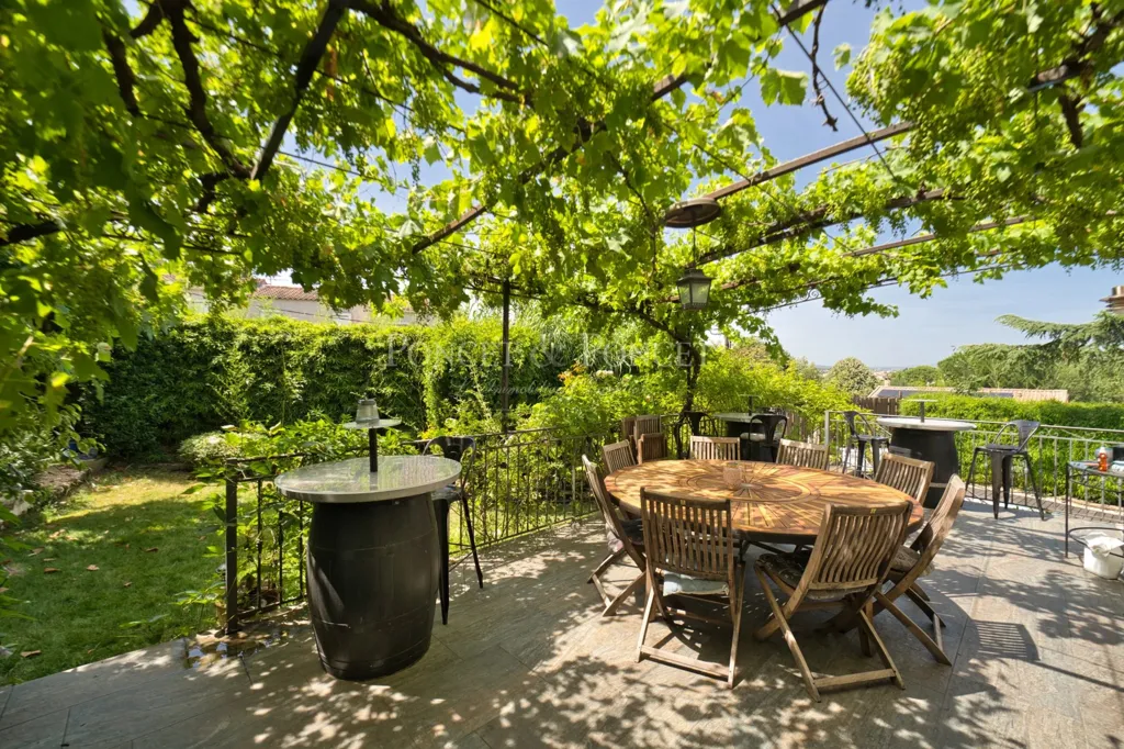 Terrasse - Maison avec Vue Dominante au Cœur du Village