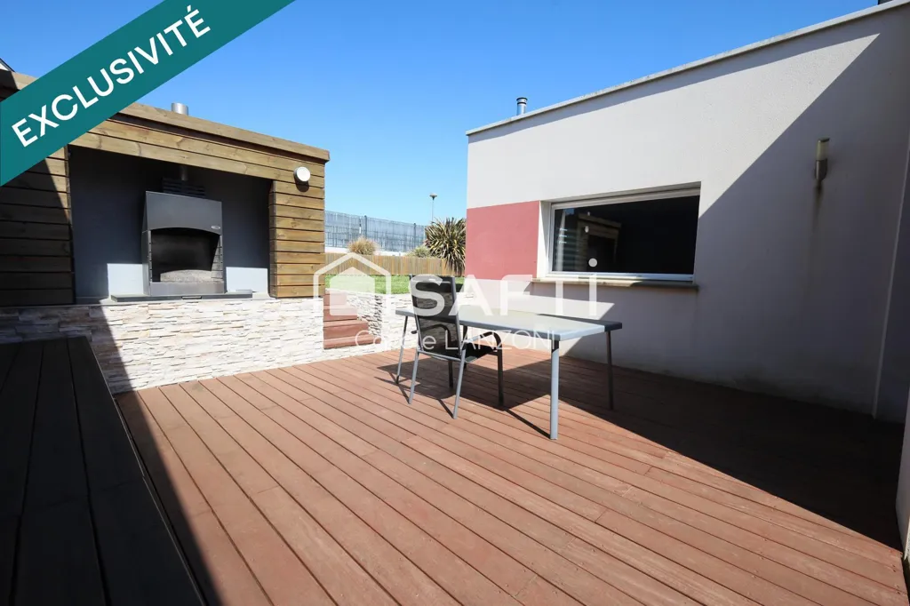 Terrasse - Maison Moderne avec Jardin à Ossé