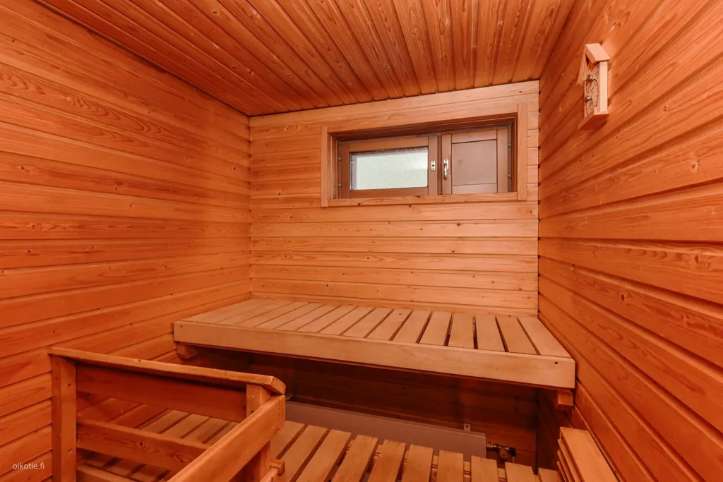 Toad - Apartment with Private Sauna in Nöykkiö, Espoo