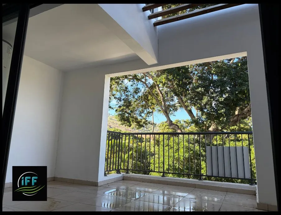 Balcon - Duplex Créole avec Parking à Saint-Leu