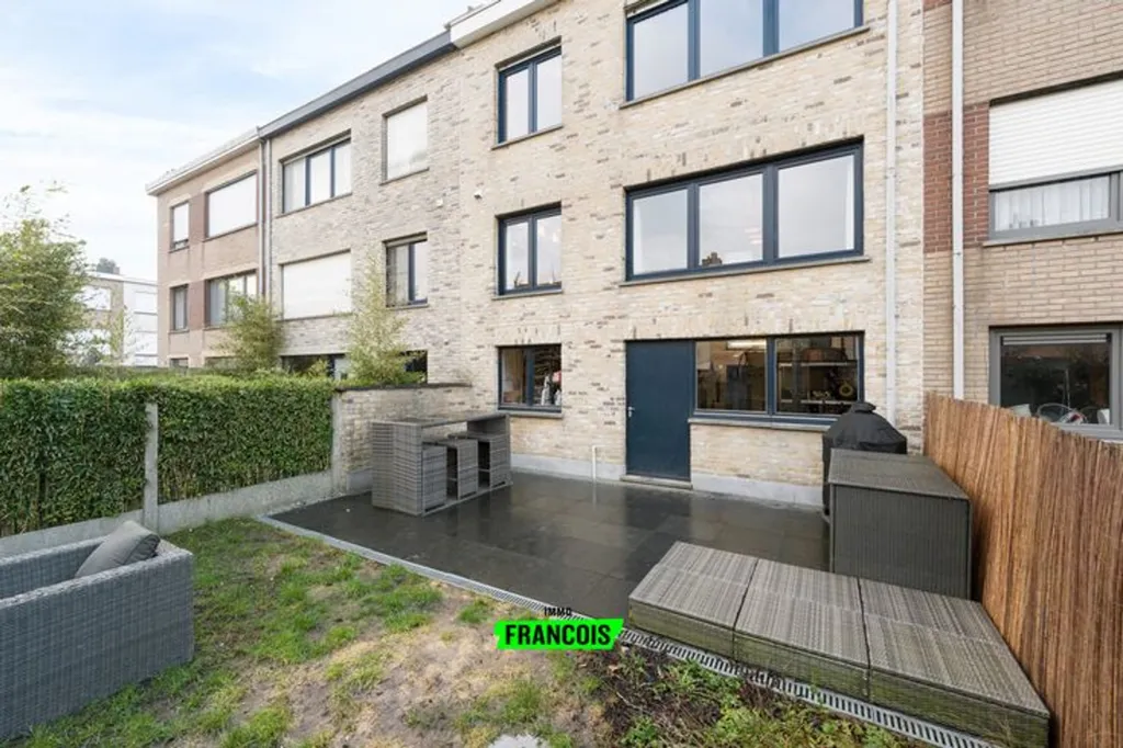 Aed - Terraced House with Solar Panels in Wenduine