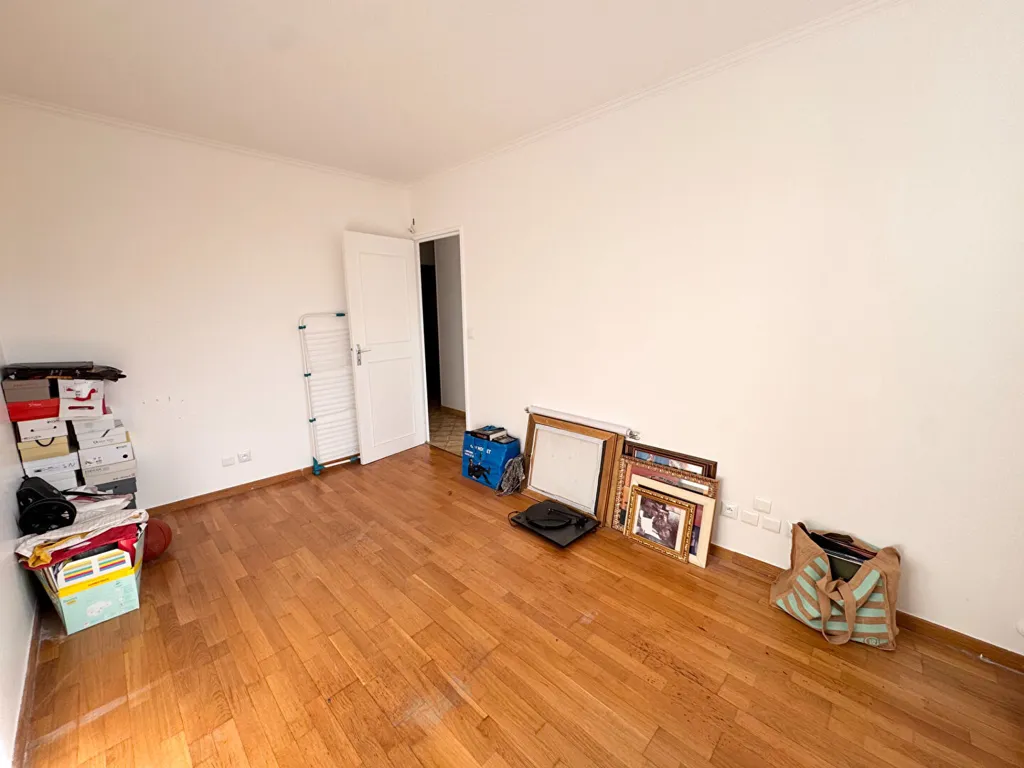 Stanze - 4-Piece Flat with Balcony in Viry-Châtillon