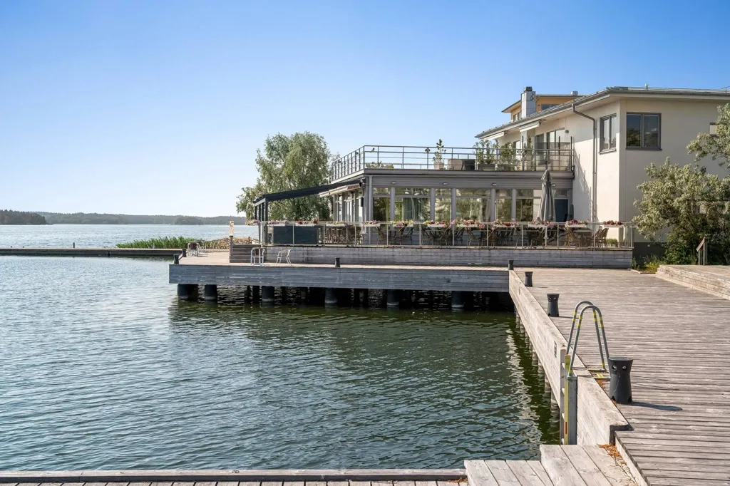 Terrass - Apartment with Balcony in Hägernäs Strand