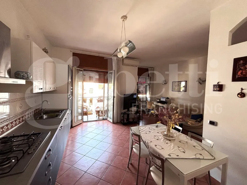 Cuisine - Apartment with Balconies in Central Naples