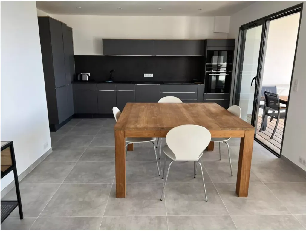 Söögituba - Luxury Flat with Sea View in Porticcio