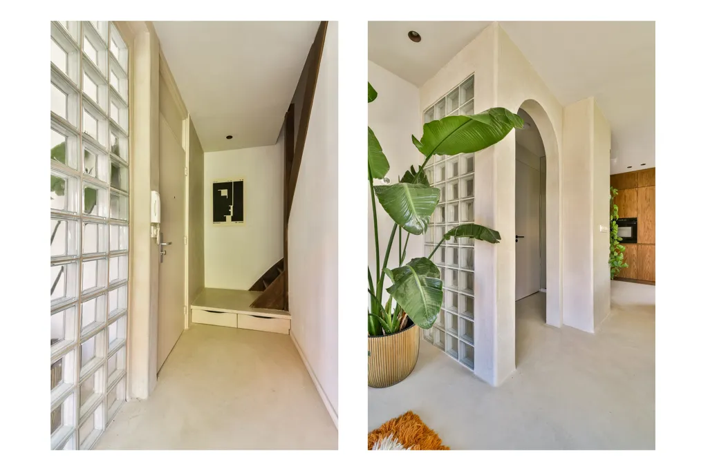 Esik - Corner Duplex with Skylights in De Pijp