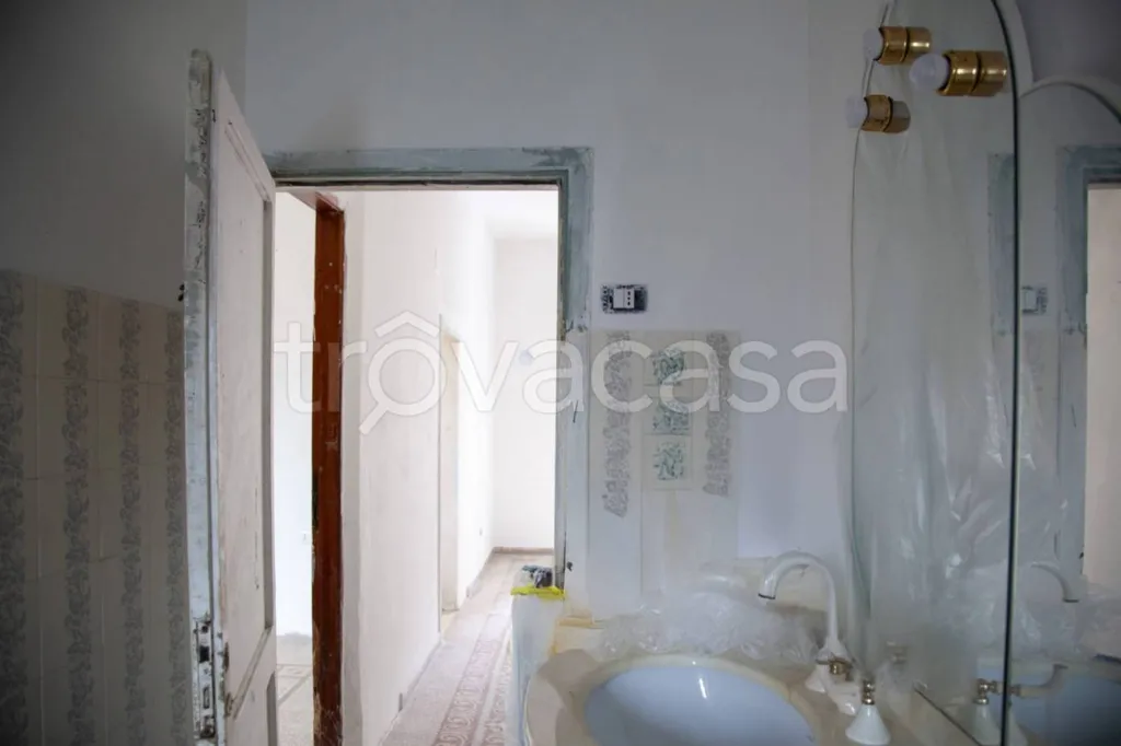 Vannitoad - Characterful Apartment in Historic Centre, Sezze