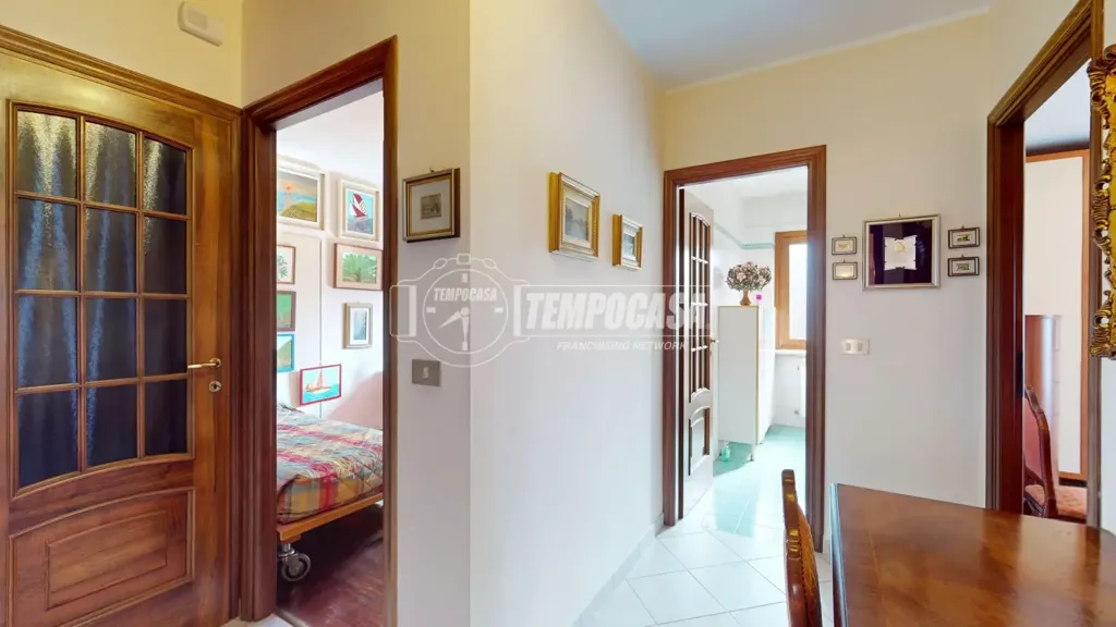 Esik - Spacious Apartment with Balcony in La Loggia