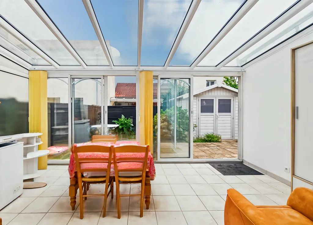 Terrass - 2-Bedroom House with Garden in Brie-Comte-Robert