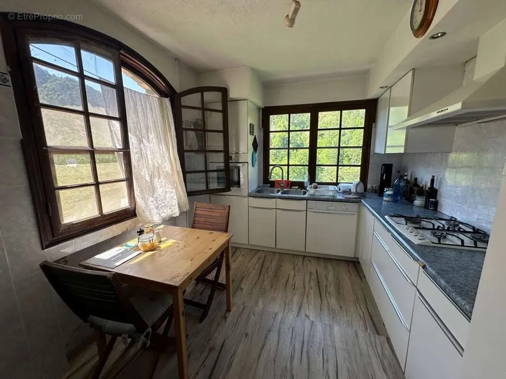 Cuisine - Maison au Calme avec Piscine près de Valberg