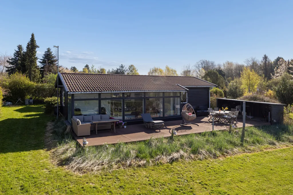 Aed - Updated Summer House with Sea View near Vordingborg