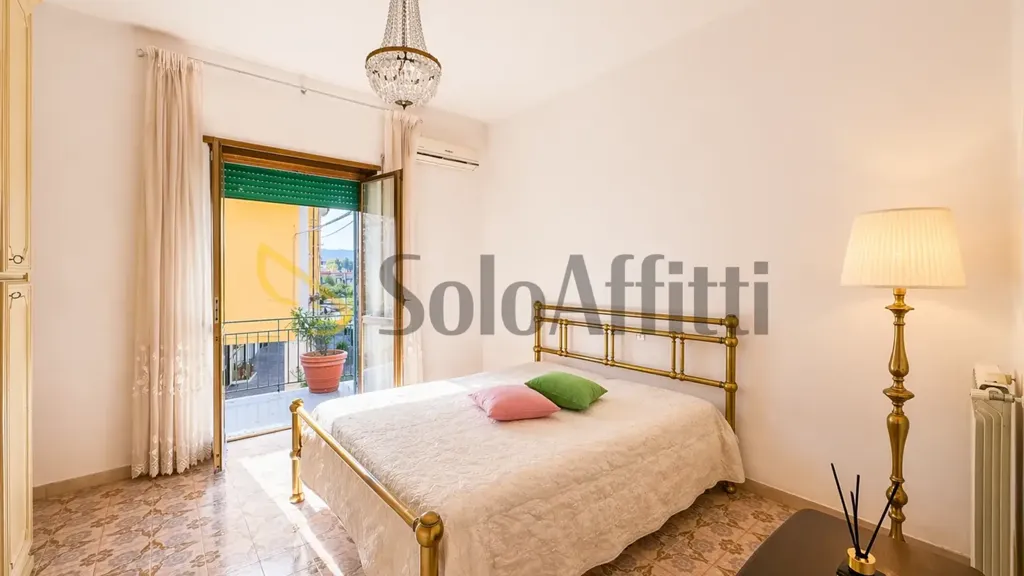 Magamistoad - Armed Trilocale with Balcony in Naples