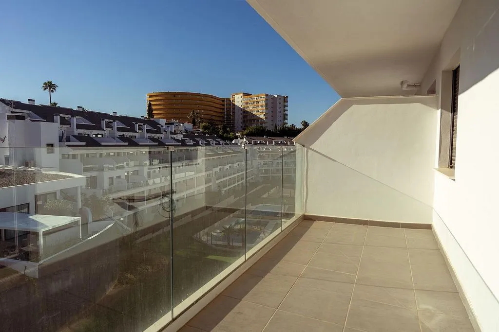 Balcon - 2-Bedroom Apartment with Pools in Torreblanca