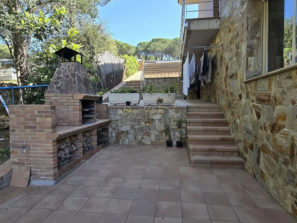 Terrass - Luxury House with Pool in Cabrils, Catalonia