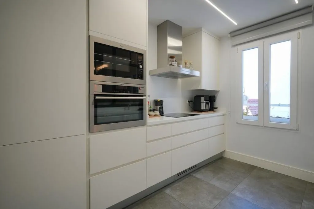 Cuisine - Luxury Apartment with High Ceilings in Madrid