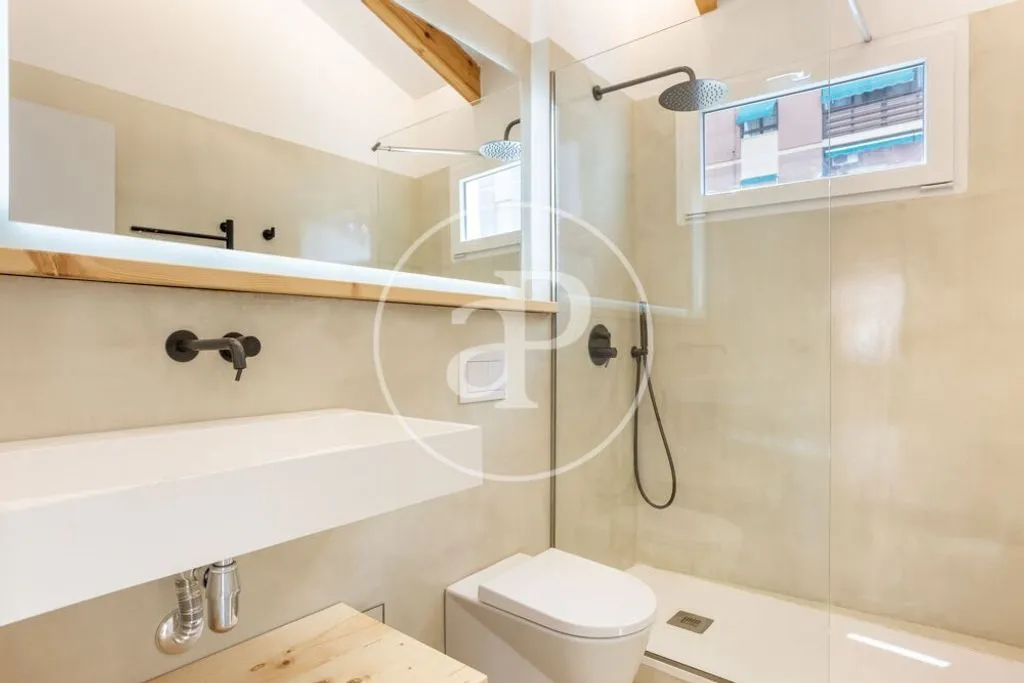 Bathrooms - Duplex with Sea View in El Cabanyal-El Canyamelar