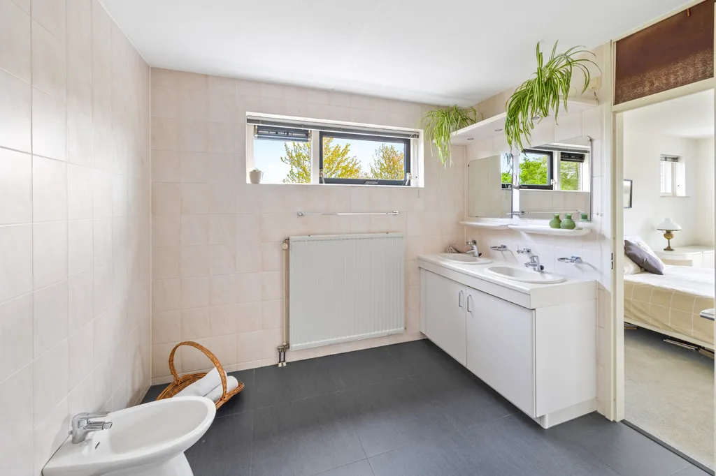 Salles de bain - Villa with Water View in Leidschendam