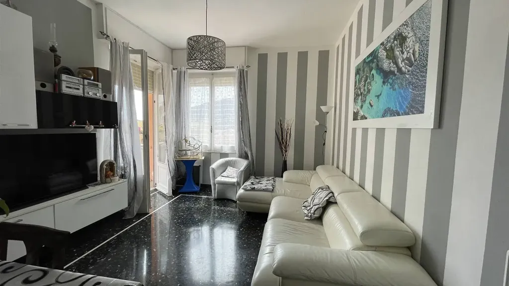 Séjour - Apartment with Terraced View in Noli, Savona