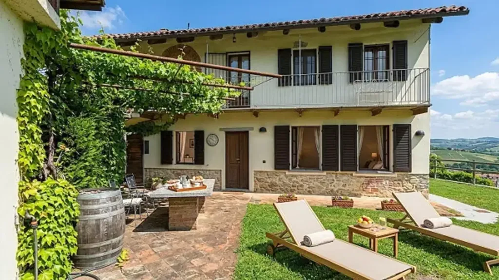 Terrace - Rustic Cascina with Garden in Diano d'Alba
