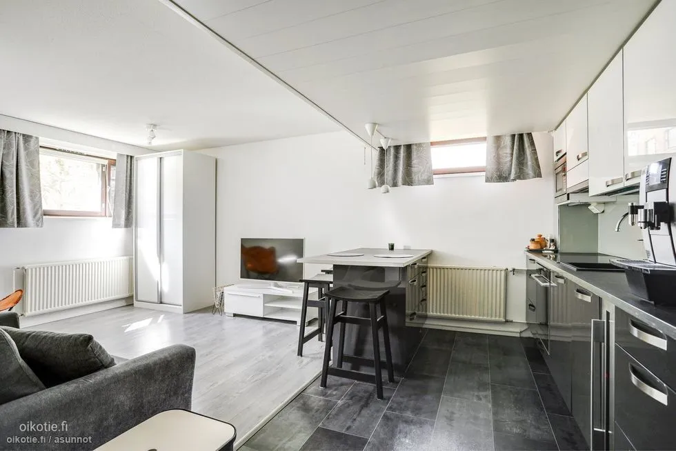Köök - Modernised Studio with Balcony in Lahti