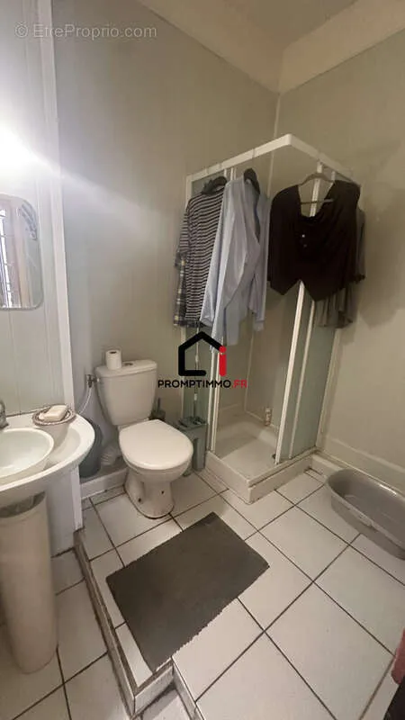 Salles de bain - Immeuble rénové avec appartements meublés à Béziers