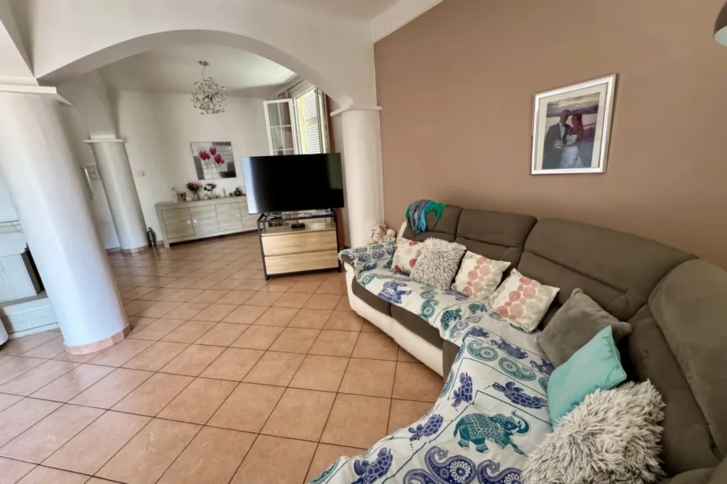 Elutuba - Villa with Garden in Le Cannet