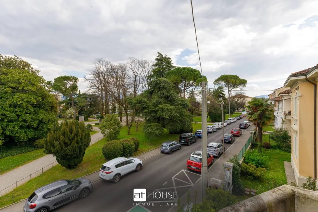 Välivaade - Historic Villa with Park View in Gorizia