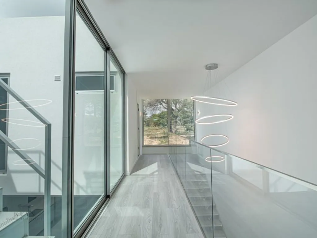 Esik - Contemporary Villa with Infinity Pool in Vilas Alvas