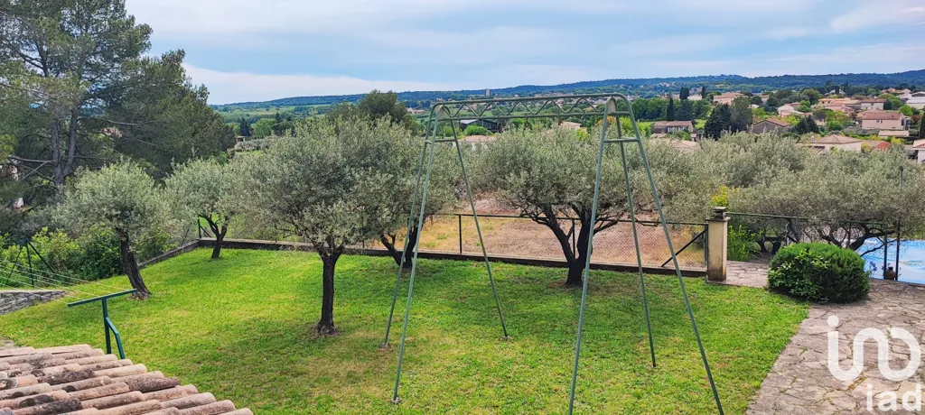 Jardin - Maison traditionnelle avec vue panoramique et piscine à Alès