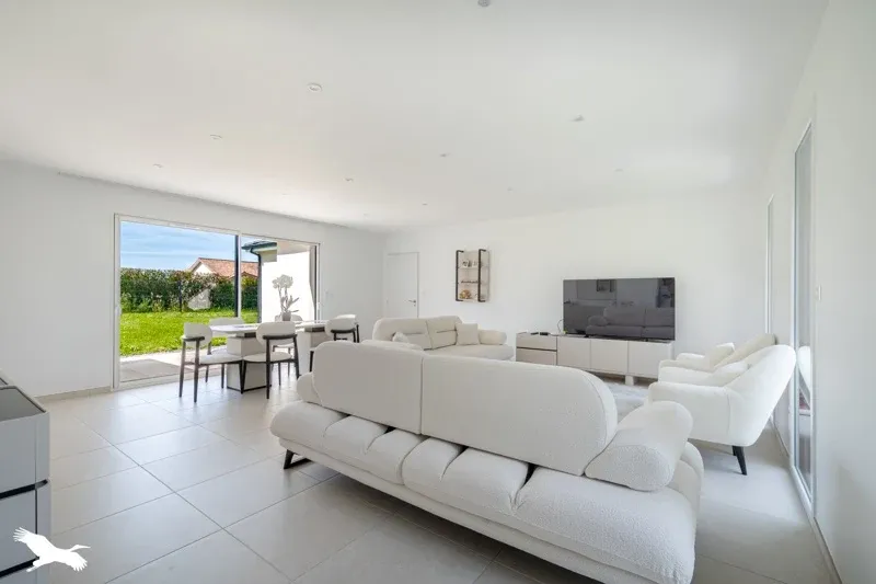 Elutuba - Contemporary Flat with Garage in Couzeix