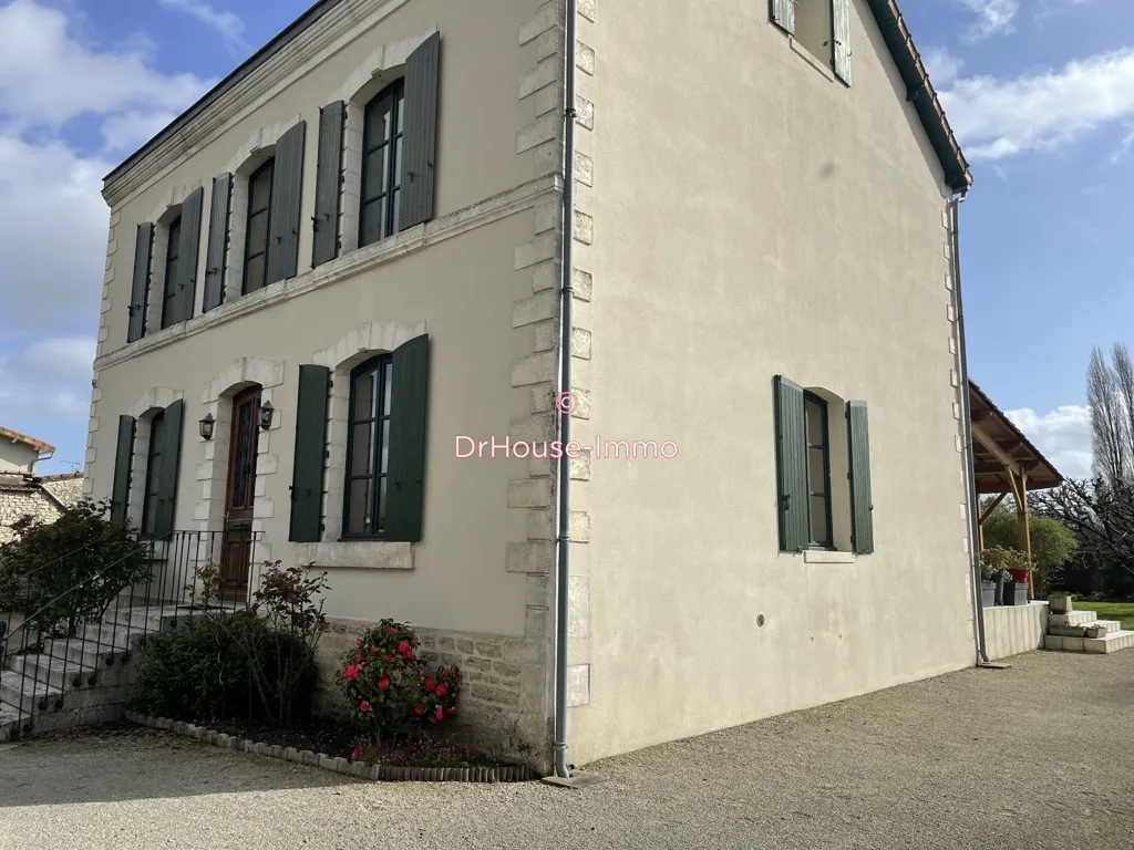 Extérieur - Maison avec Jardin Paysager à Mansle