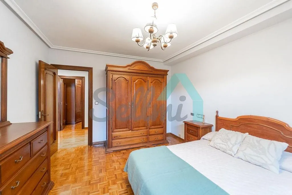 Magamistoad - Furnished Flat with West View in Oviedo