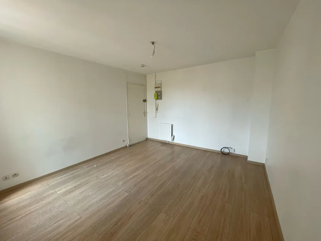 Pièces - Studio avec Cuisine à Reims, Secteur Carteret