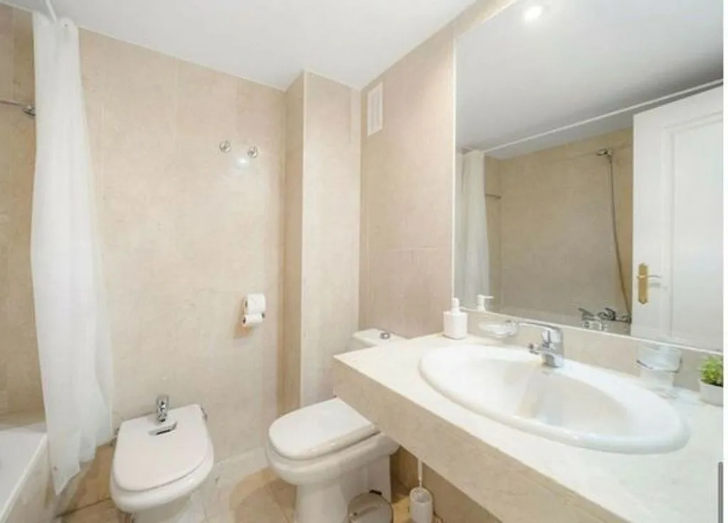 Salles de bain - Apartment with Pool in Nueva Andalucía Centre
