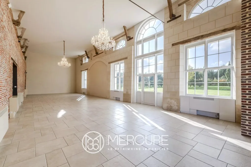 Elutuba - 17th Century Manor House with Reception Hall in Oise