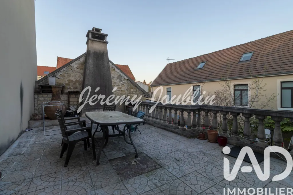 Terrass - Charming Mezzanine Studio near RER A