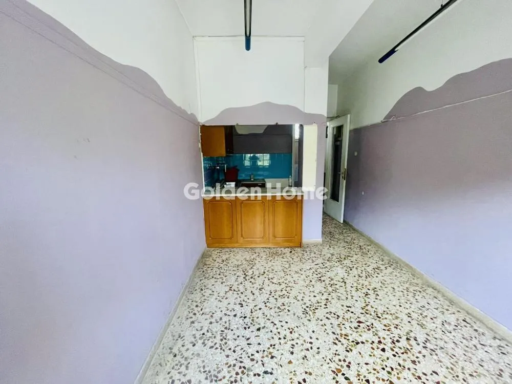 Entrée - Apartment with Balcony in Perama Centre