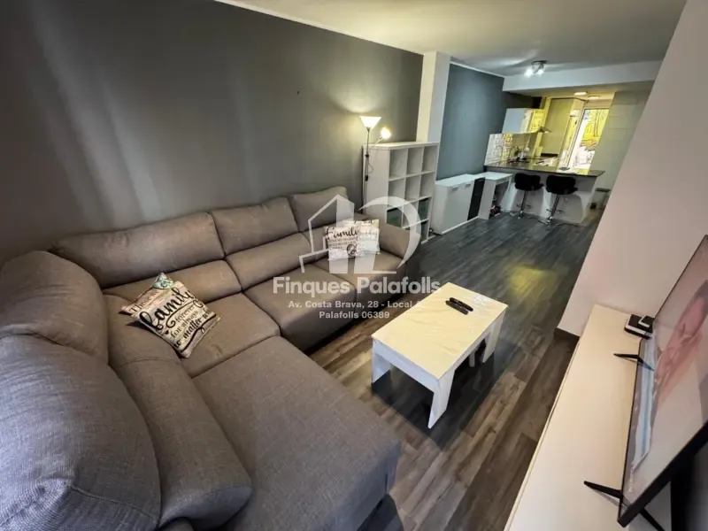 Séjour - Modernised Apartment with Balcony in Blanes