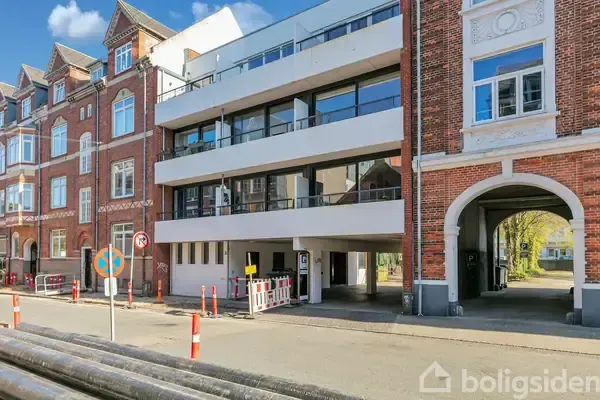Exterior - Renovated 1-Bed Flat with Balcony in Esbjerg