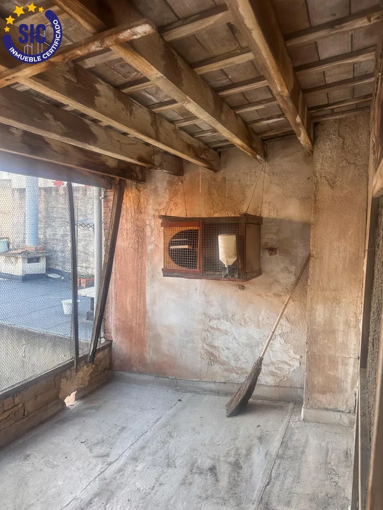 Pièces - Three-Storey House for Restoration in Castellón Centre