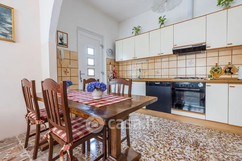 Salle à manger - Bifamiliar Villa with Garden in Oggiona con Santo Stefano