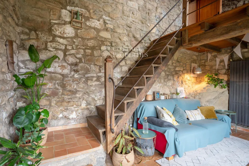 Pièces - Sustainable Farmhouse with Panoramic Views in Pla de l'Estany