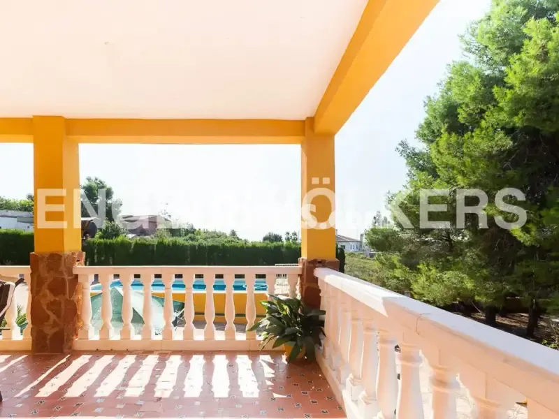 Terrasse - Rustic Chalet with Pool in Montserrat