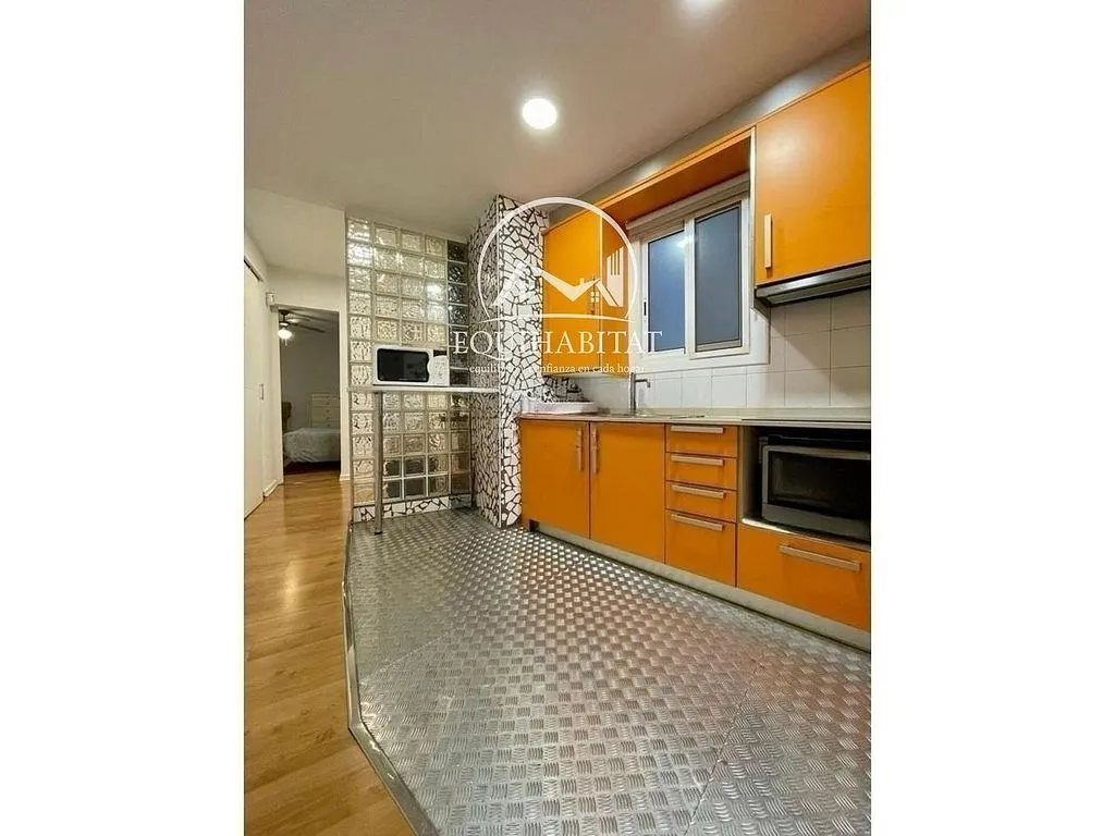 Kitchen - Bright Apartment with Balcony in Historic Centre